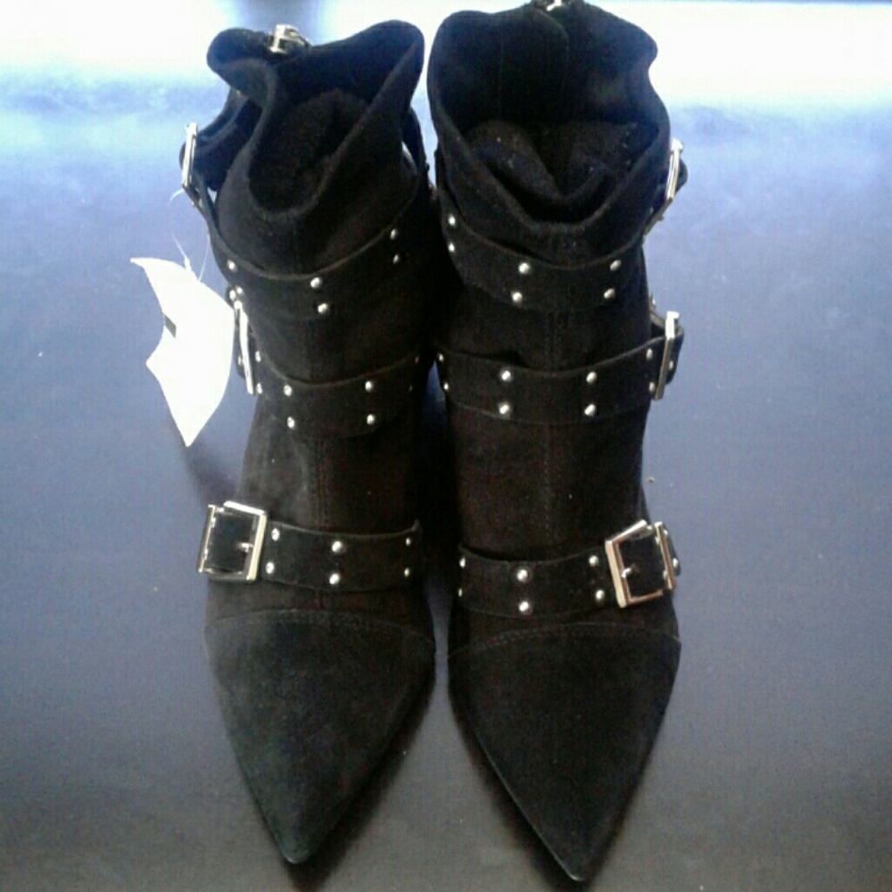 NEW STEVE MADDEN BOOTIES - Picture 1 of 4